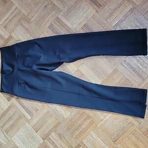 Offline by Aerie Black High Rise "The Hugger" Legging Size Medium NWT